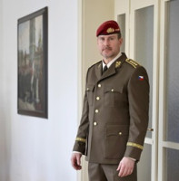 Armáda bude mít nové stejnokroje: Vrací se prvorepubliková noblesa v moderních materiálech